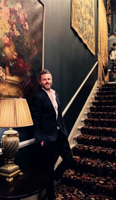 An image in Gil's male escort portfolio